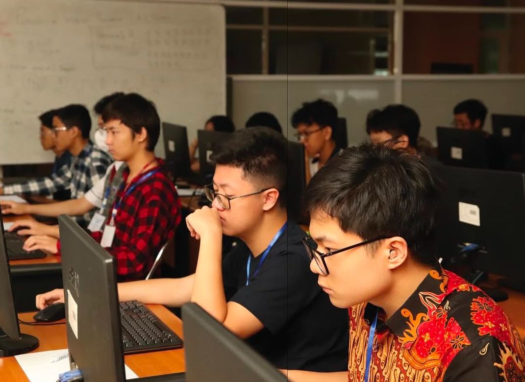 Keseruan Coding Python di Indonesia Innovative Technology Challenge 2024