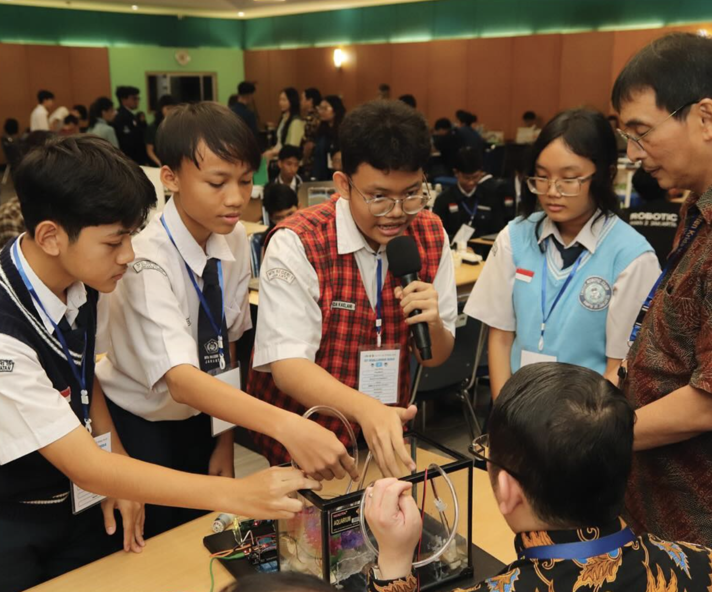 Keseruan Innovative Technology Challenge di IIT Challenge 2024: Level Junior dan Senior